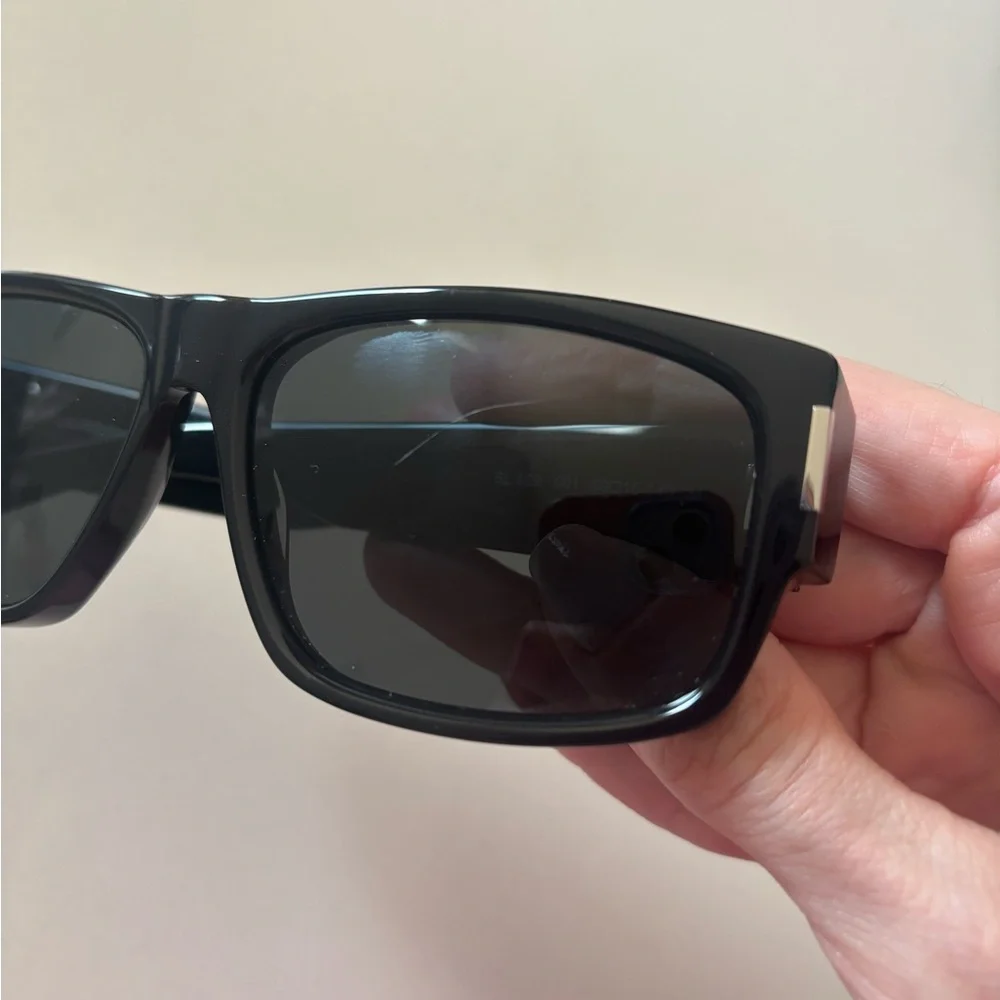 Saint Laurent Black Rectangular Sunglasses with Case - Unisex - scratch on lens